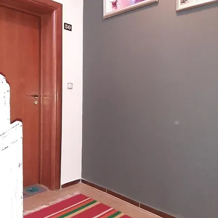 карлин Апартамент *